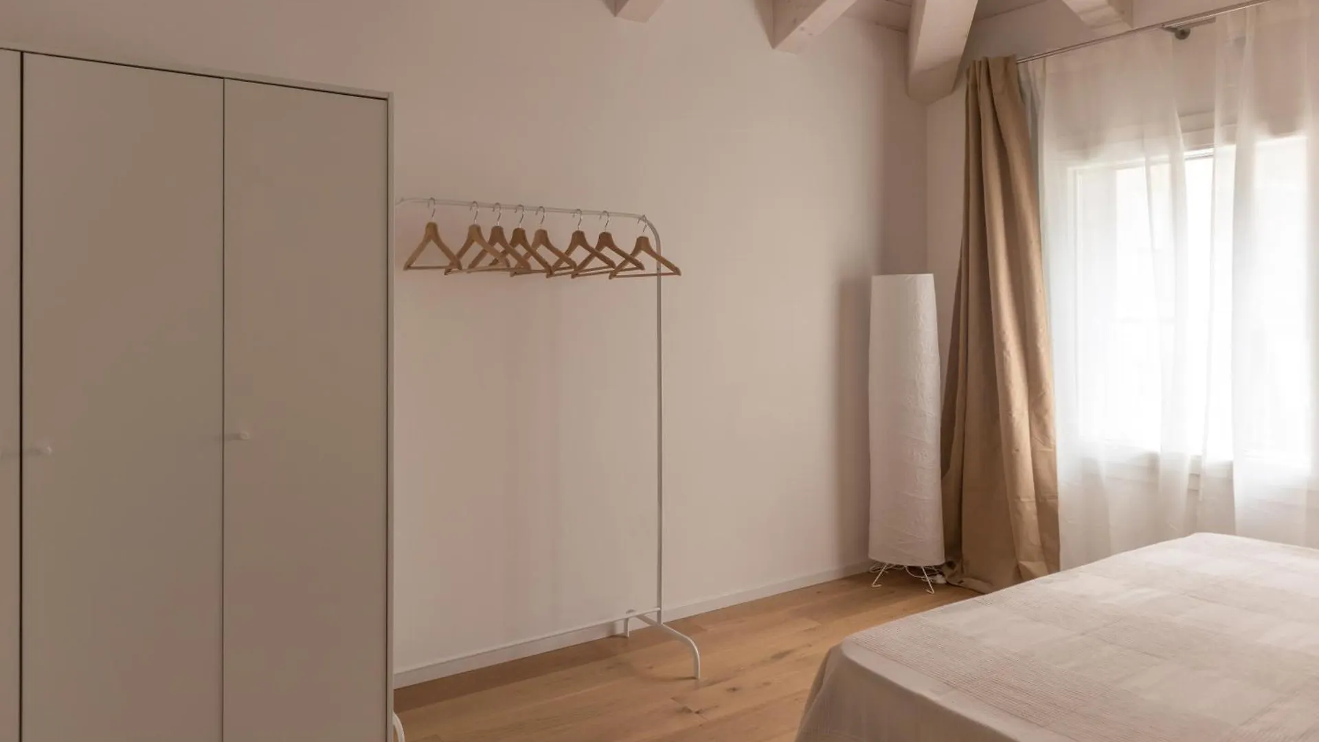 Riviera Venice Apartments Mira